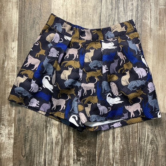 H&M High Waist Animal Print Shorts - Blue and Brown Size 6 - Picture 12 of 12